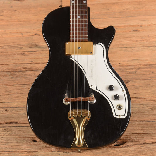 Airline Model 7214 Guitar w/ Amp in Case Black 1960s - MUSICTONER