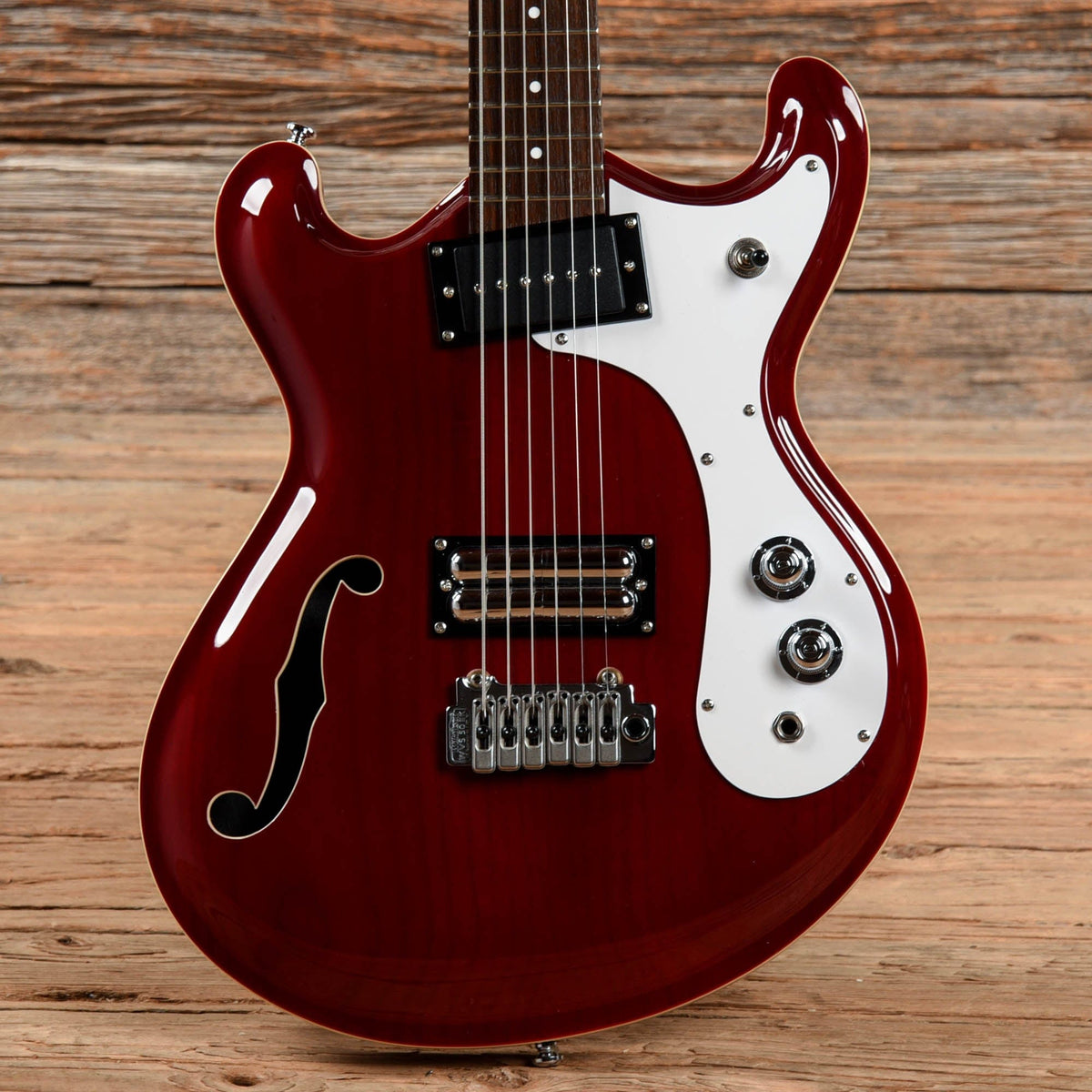 Danelectro The 66BT Baritone with Tremolo Transparent Red 2020 - MUSICTONER