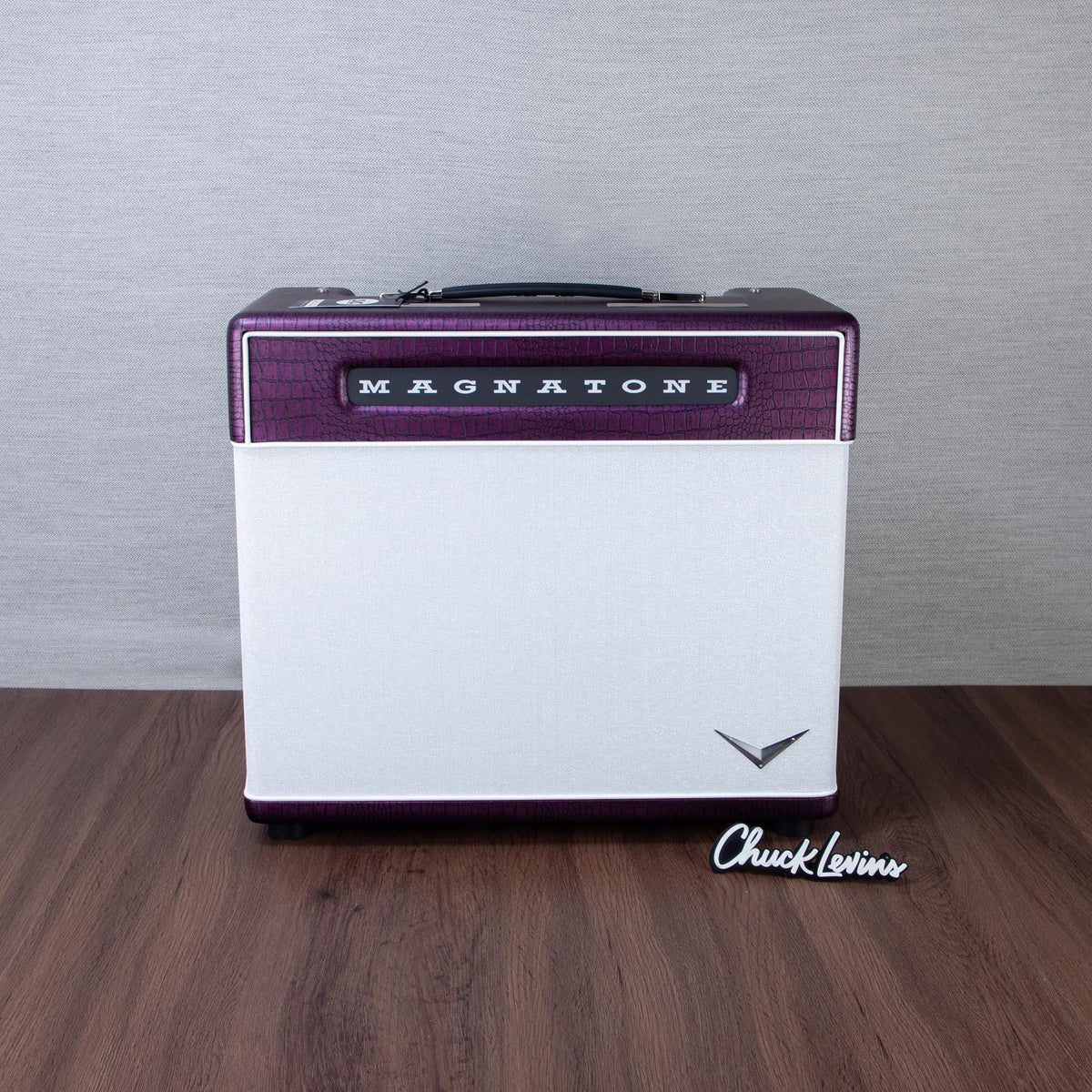 Magnatone Super Fifteen 1x12-Inch Tube Combo Guitar Amplifier - Purple