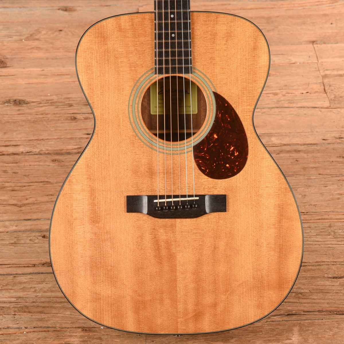Eastman E6 OM Orchestra Natural - MUSICTONER