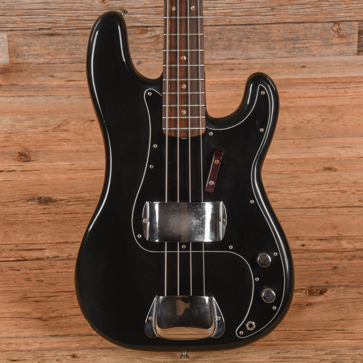 Fender Precision Bass Black 1977 - MUSICTONER