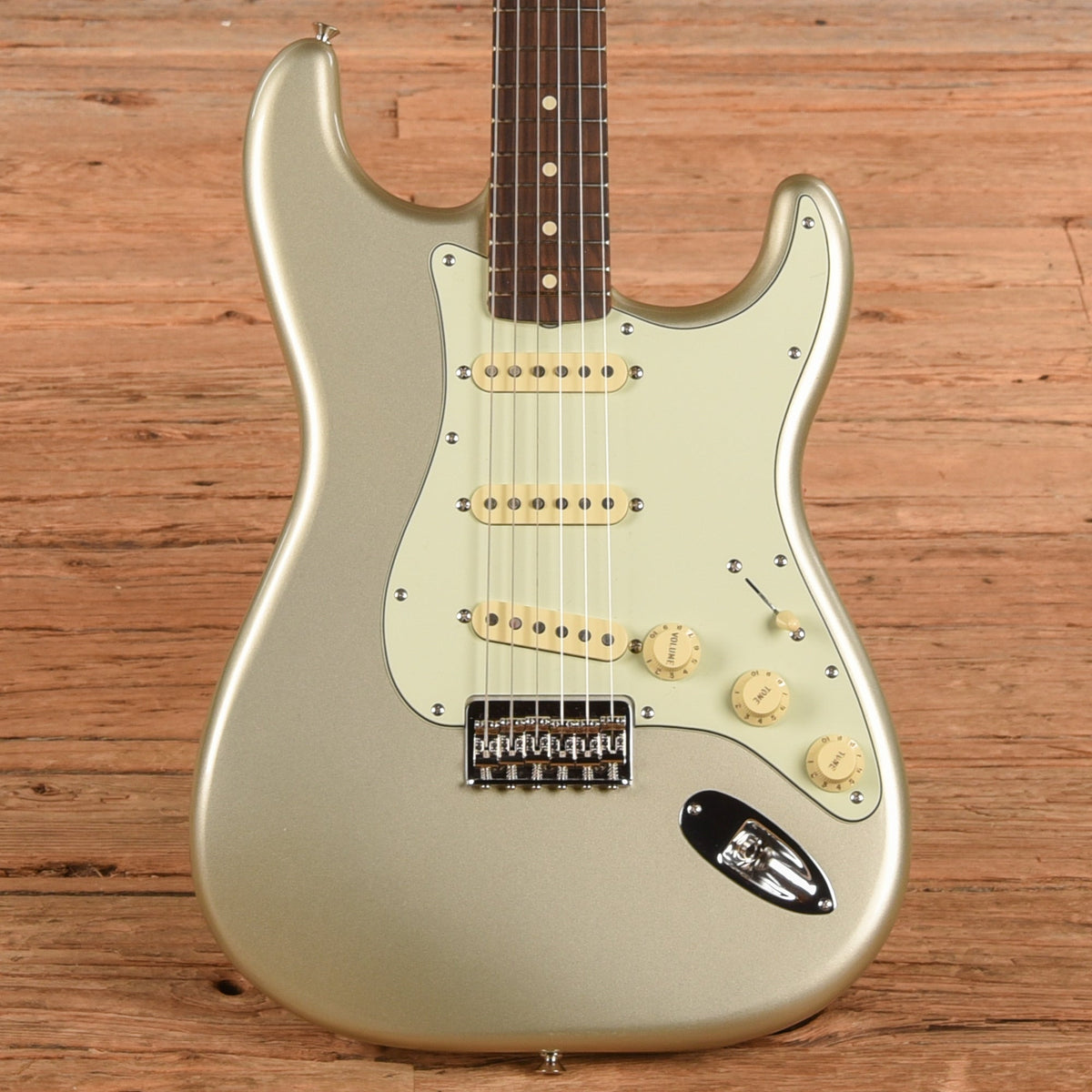 Fender Artist Series Robert Cray Signature Stratocaster Inca Silver 2021 - MUSICTONER