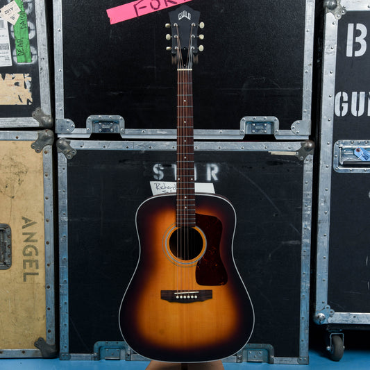 Guild USA D-40 Sunburst 2017 - MUSICTONER