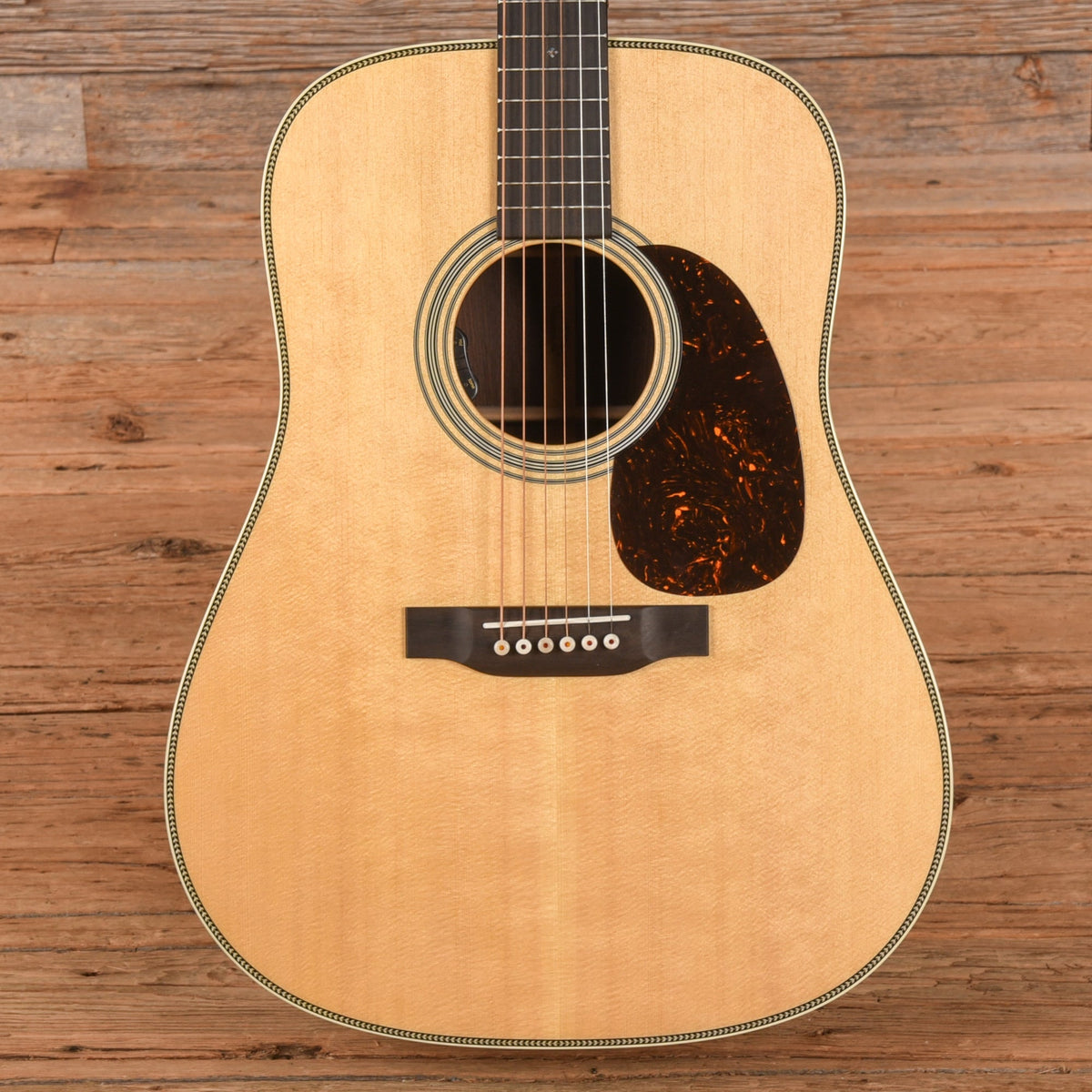 Martin HD-28 Natural 2024 - MUSICTONER