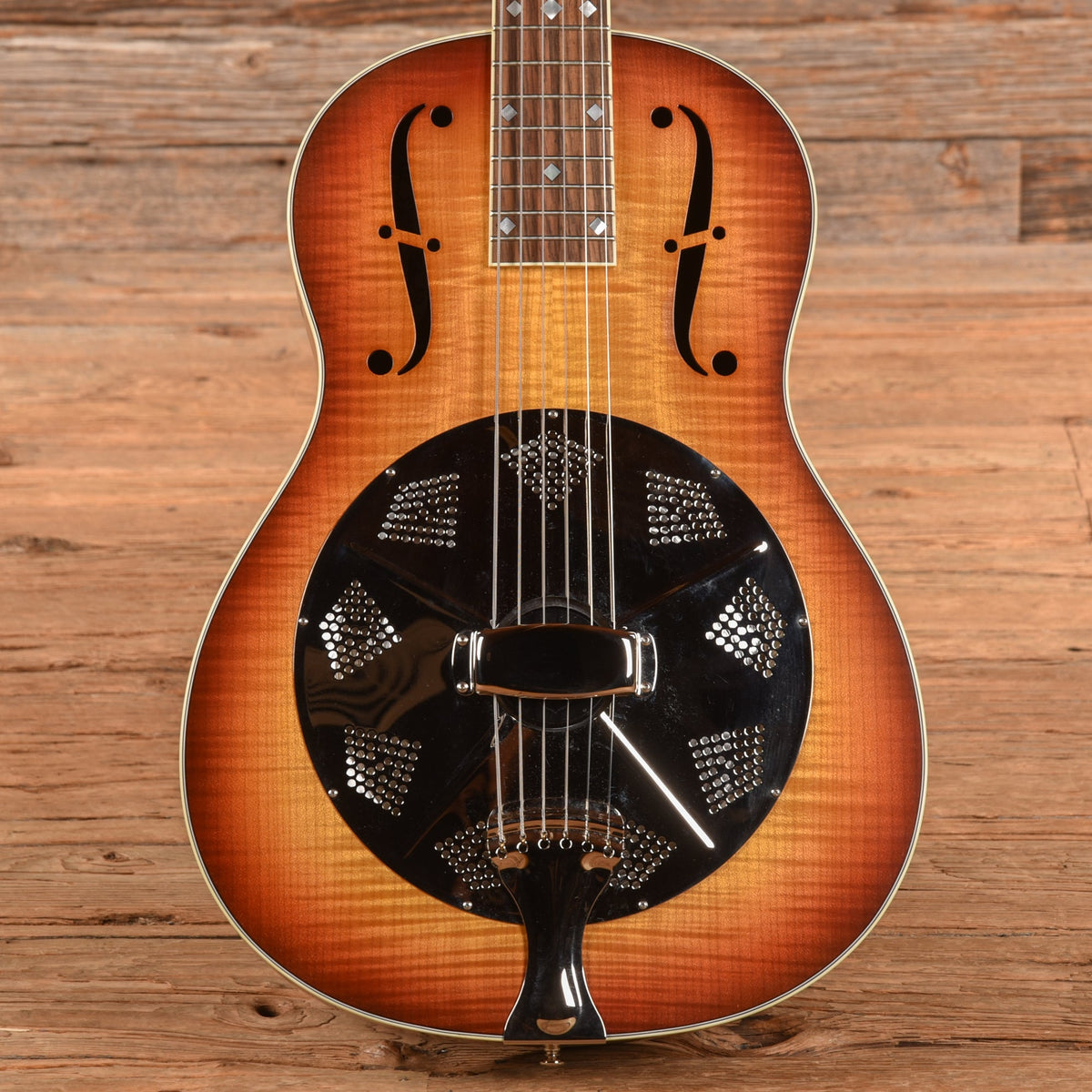 National Estralita Deluxe Sunburst 2020 - MUSICTONER