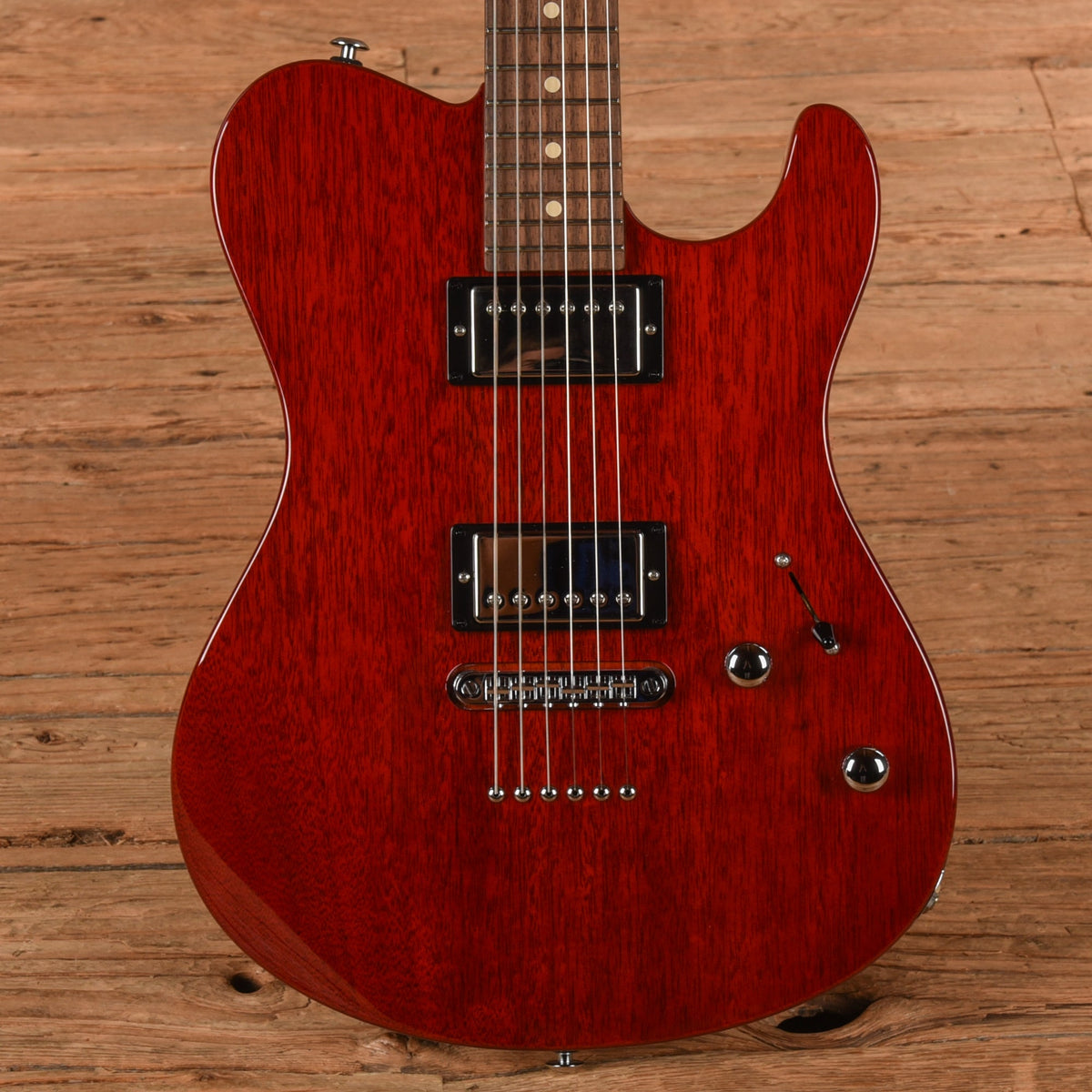 Suhr Oso Red 2025 - MUSICTONER