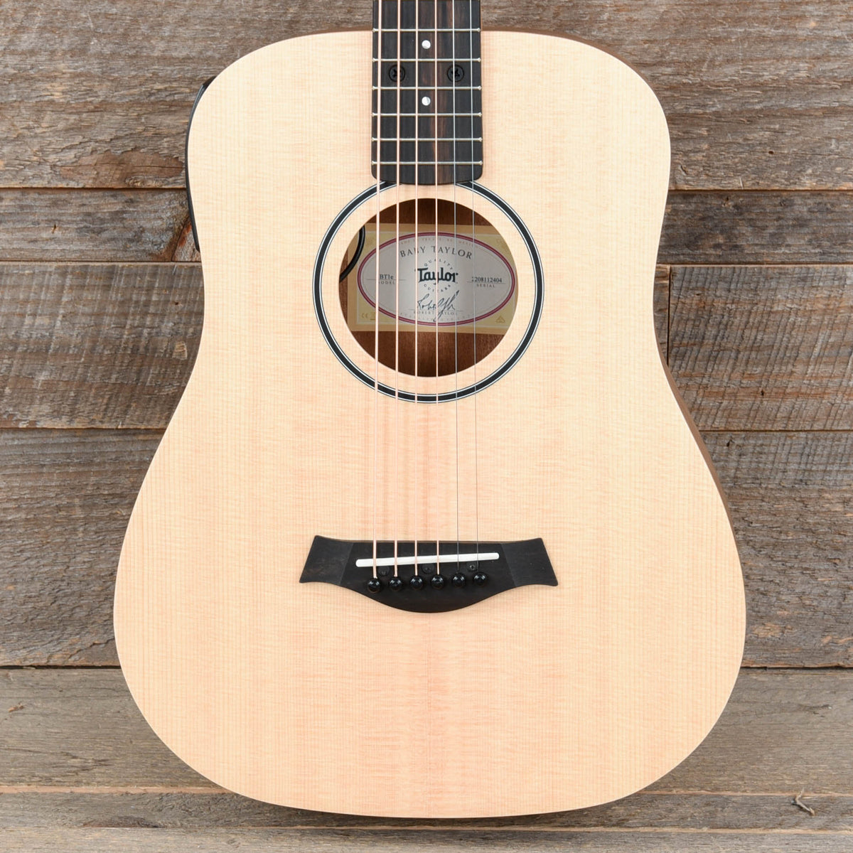 Taylor BT1e Walnut Natural w/ES-B & Gig Bag - MUSICTONER